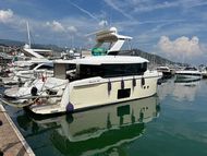 2017 Absolute Navetta 52