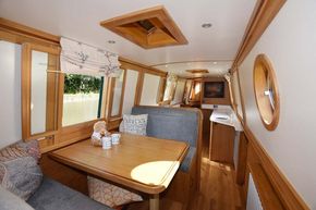 Dinette aft