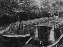 Tonbridge Boatyard Moorings available - near station 45 mins to London