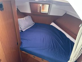 2009 Beneteau Antares 8 18