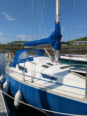 Topsides with windows & hood