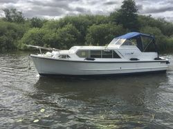 Ocean 30 single Diesel engine Shaft drive River cruiser