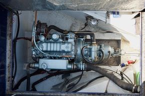 Perkins 4108 engine