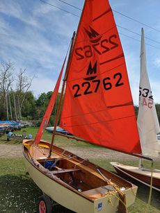 Mirror dinghy on combi trailer