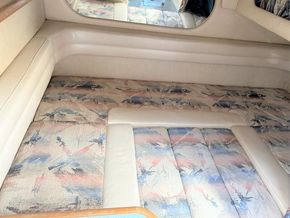 1995 Sea Ray 330 Sundancer 33