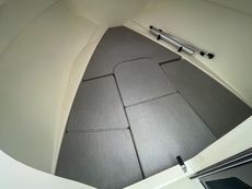 Quicksilver 555 activ cabin