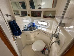 2001 Sealine F43 37