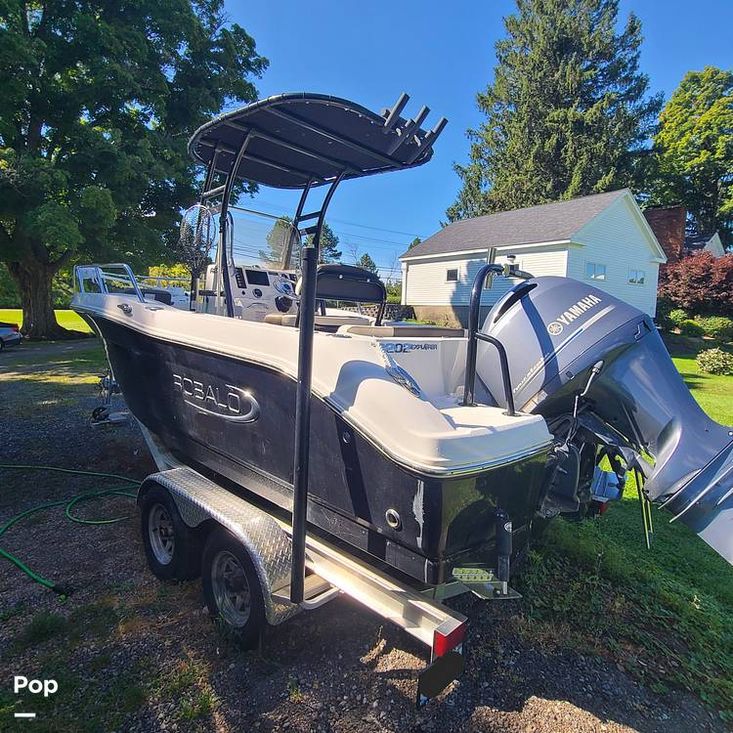 2019 Robalo 202 explorer