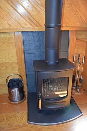 Solid fuel stove