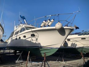 Fairline 40 Flybridge  - Exterior