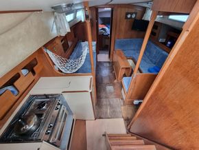 Moody 33 s  - Interior