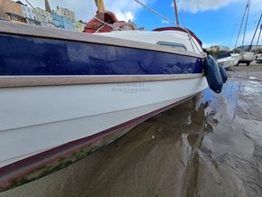 Drascombe Devon Coaster  - Hull Close Up