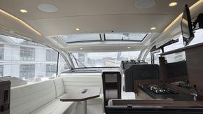2017 Sealine C330 16
