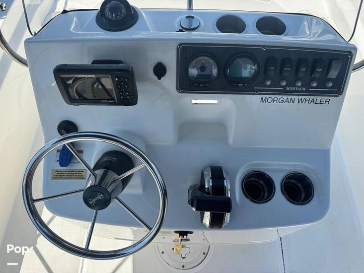 2023 Boston Whaler montauk 190