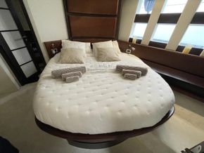 Azimut 62 S  - Master Suite
