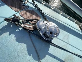 Sadler 32  - Windlass