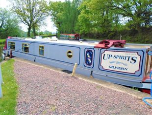 Up Spirits 45ft 2002 3 berth semi trad stern narrowboat