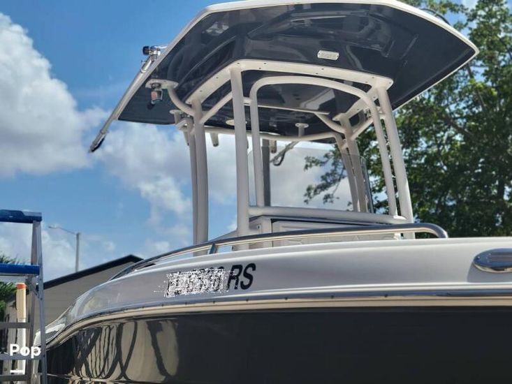 2017 Robalo r 222