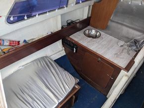 Hunter 701 Lifting keel - Saloon