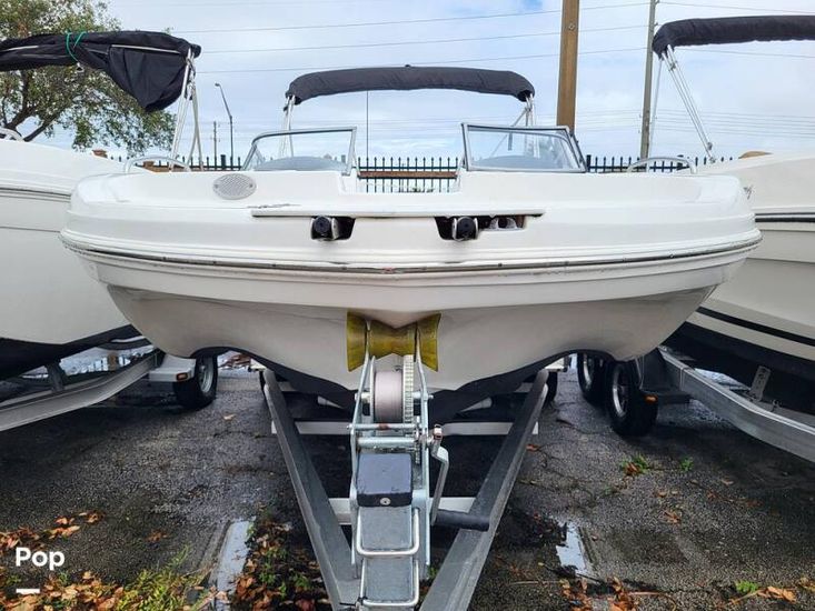 2019 Hurricane 217 sundeck