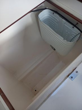 jeanneau fantasia fridge