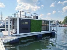 2022 La Mare Houseboat Modern 11