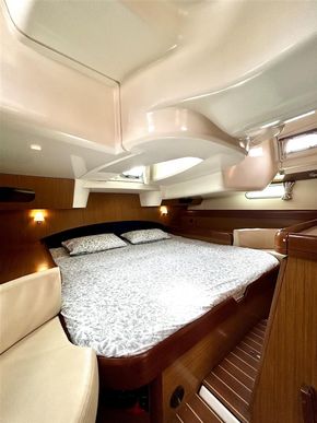 Aft double owners cabin