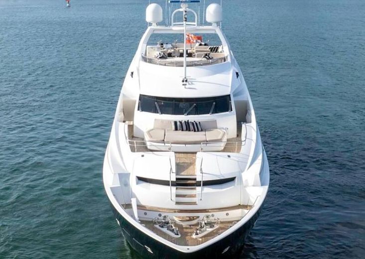 2012 Sunseeker 40 yacht