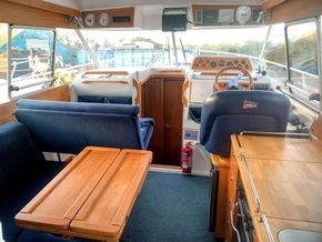 Nimbus 320 Coupe  - Interior