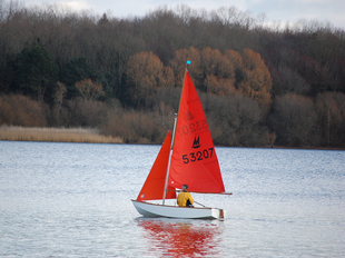 Mirror Dinghy (wood)(requires repair)