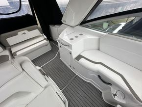 2017 Monterey 275 Sport Yacht 7