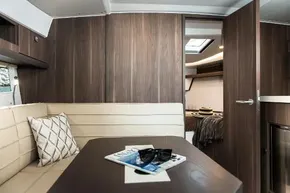 Sealine S335v