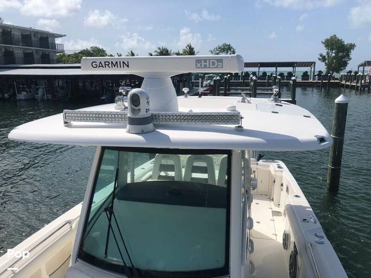 2015 Boston Whaler outrage 350