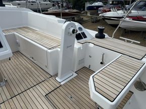2025 Bavaria C38 17