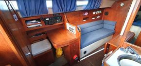 Moody 31 Mk II - Navigation Area