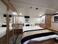 BESPOKE BOAT CO 65ft WIDEBEAM