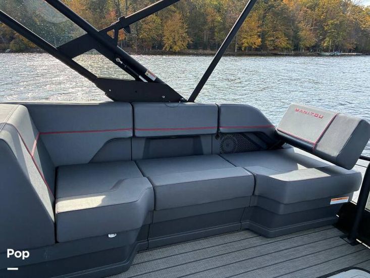 2024 Manitou 22 max bench