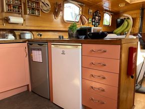 Gally - fridge & freezer