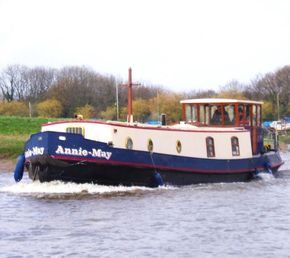 Sagar Marine Mini Luxe Dutch Barge