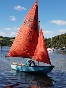VIRTUALLY UNUSED MIRROR DINGHY