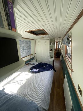 Bedroom facing stern