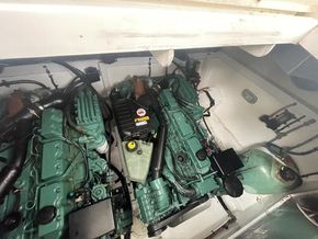 Sealine S34  - Engine