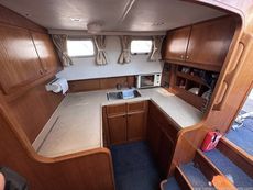 2001 Aquastar 38