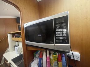 Broadblue Prestige 38  - Galley