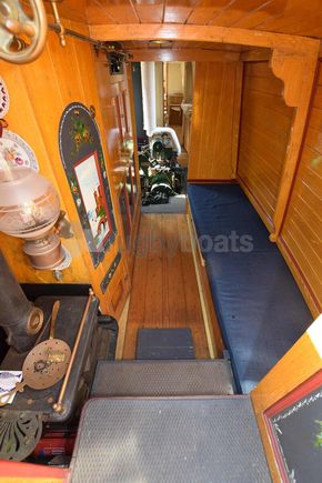 Stern cabin forward