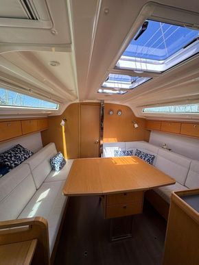 2017 Bavaria 37 Cruiser 17