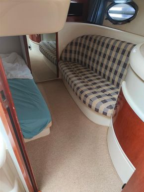 Midships cabin