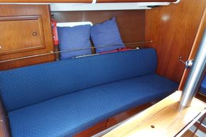Settee Port