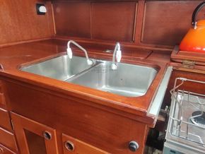 Sweden Yachts 34 (Comfort 34) - Galley