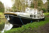 'Wanderlust' - 40x10ft Dutch Barge